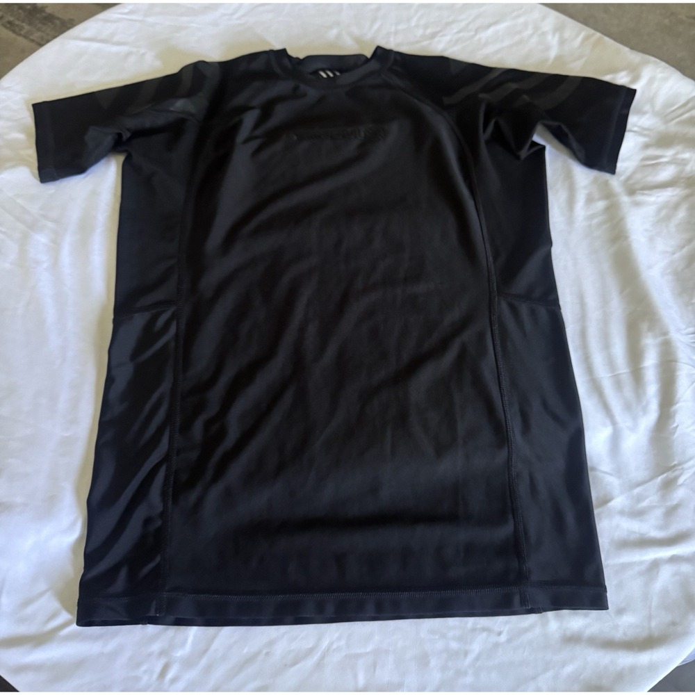 NWOT Sanabul Men's  COMPRESSION SHIRT SIZE SMALL